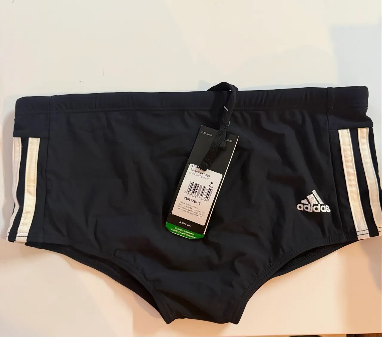 Sunga Adidas com etiqueta 