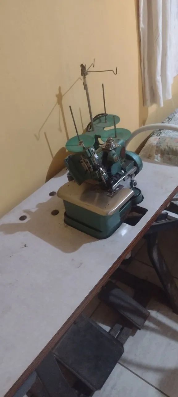 Máquina overloque  - Foto 2