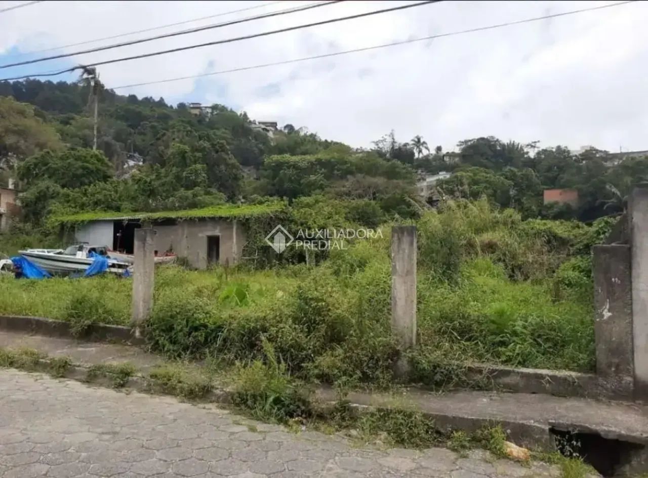 Terreno à venda próximo à Praia do Sambaqui com 961m² - Florianópolis/SC - Foto 5