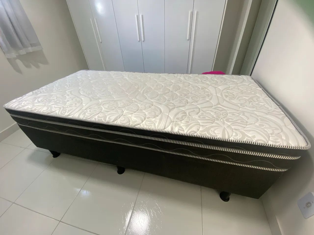 Cama box + colchão solteirão 