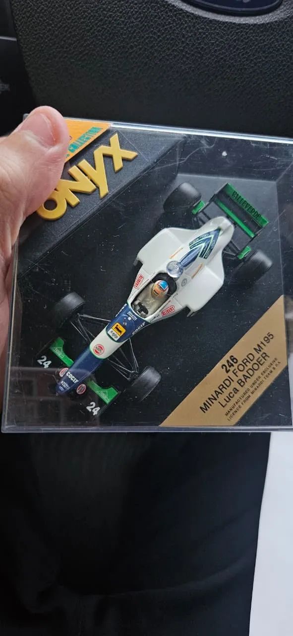 Miniaturas Formula 1 - Onyx - Foto 4