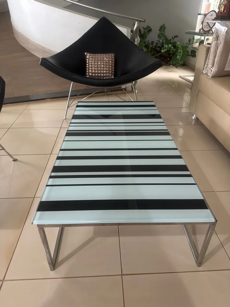 Mesa de centro aço inox  Tamanho: 1,20m x 0,60m