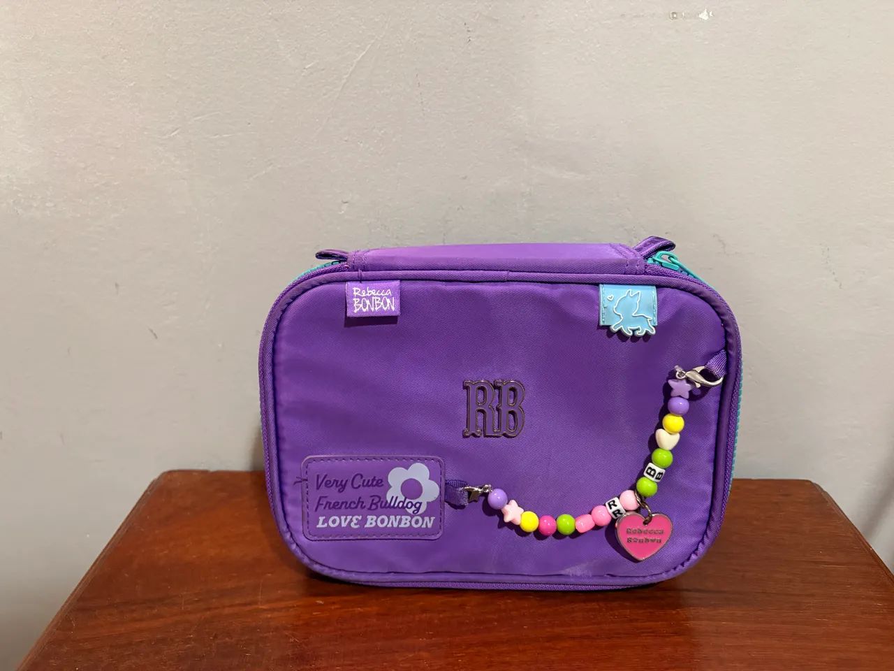 Vende-se Mochila RB com estojo - Foto 4