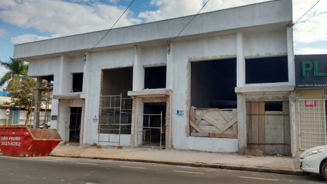 Salões em fase de acabamento no bairro: Higienópolis em Araçatuba - Foto 4