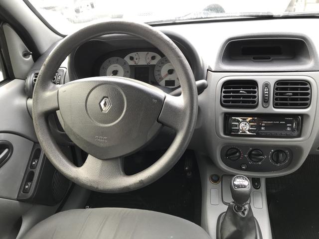 Clio Sedan sem detalhes Na oferta! - Foto 2