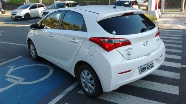 HYUNDAI IMP HB20 COMFORT PLUS 1.6 16V FLEX Branco 2014/2015 - Foto 3