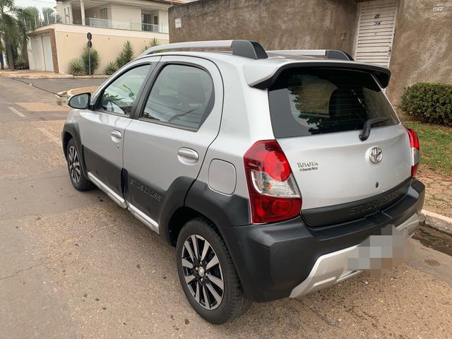 Etios Cross 1.5 Manual 14/15 - Foto 4
