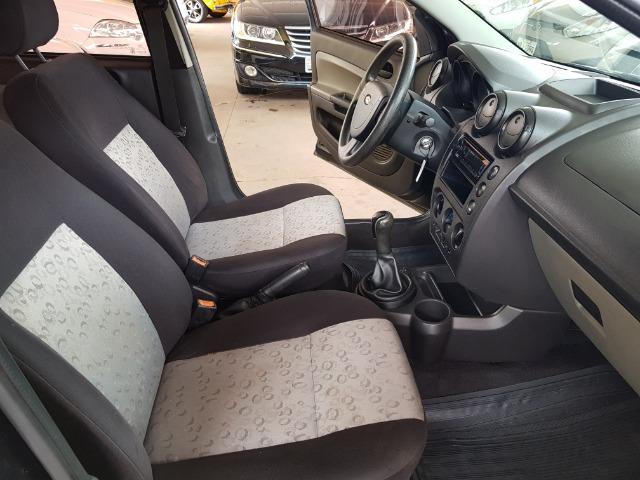 Fiesta Hatch Completo. Muito bem conservado! - Foto 7