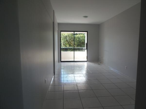 Apartamento com 3 quartos, 1 suíte, duas vagas de garagem e ótima localização - Foto 2