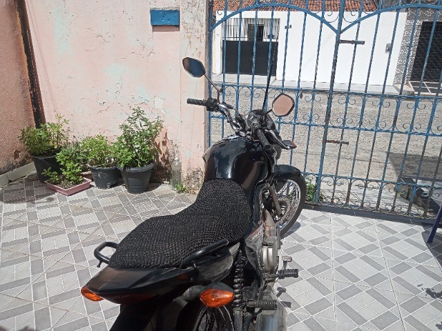 VENDO CG FAN 125 COM PARTIDA 7.500,00
