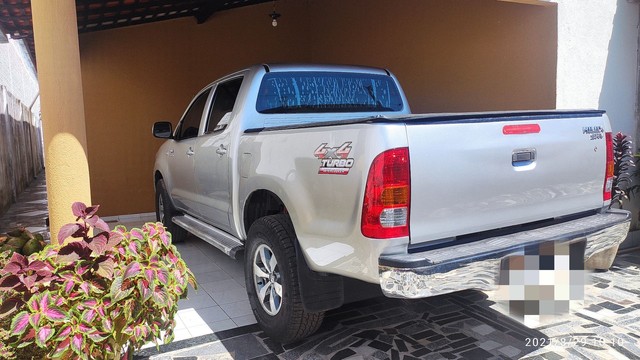 HILUX A DIESEL ANO 2010.