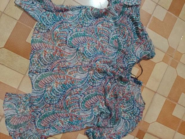 Blusa em tecido transparente - Foto 3