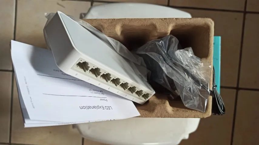 TP-Link 8-Port 10/100 Mbps Desktop Switch TL-SF1008D - Foto 2