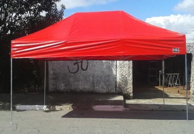 Vendo tenda Articulada 4,5 por 3 com cobertura PVC em aço galvanizado