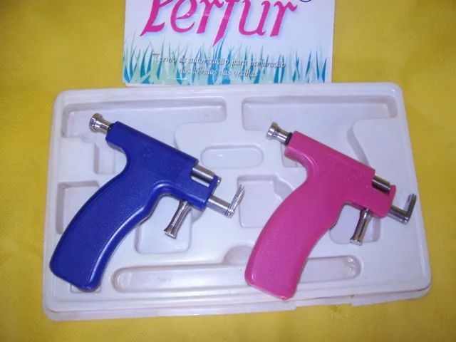 Furador de orelha marca Perfur
