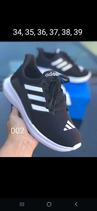 Tênis Adidas 