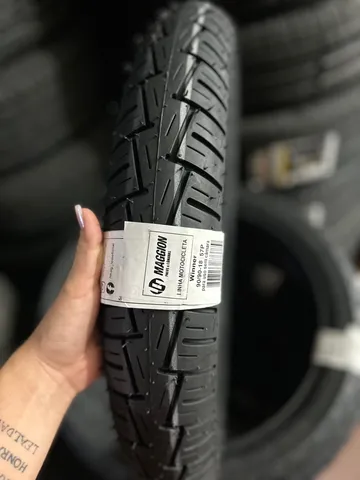 Pneu traseiro 90/90/18 sem câmara r$219