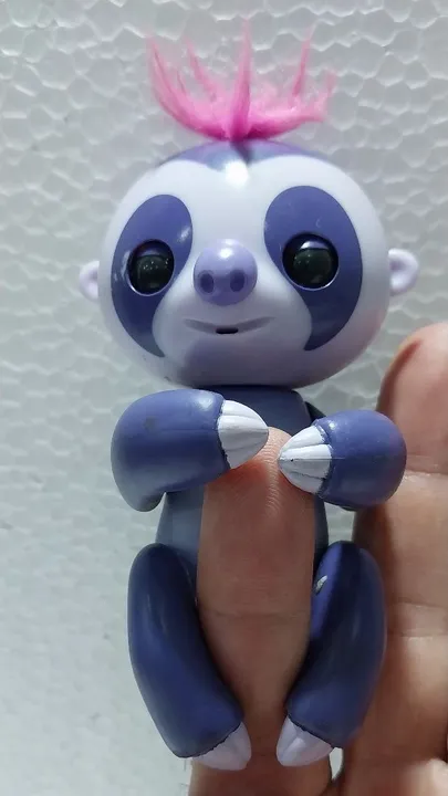 Boneco Bicho Preguiça interativo