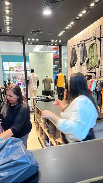 Passo mobília completa e estoque grande de roupas  - Foto 2