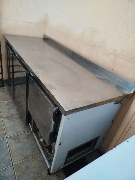 Freezer balcão em inox 3 portas Refrimate - Foto 2