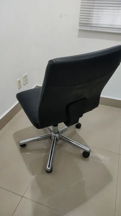 Cadeira de escritório R$130,00 - Foto 3