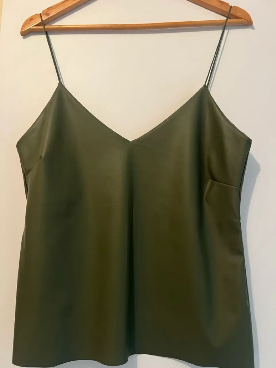 Blusinha de couro de qualidade NOVA - Foto 2
