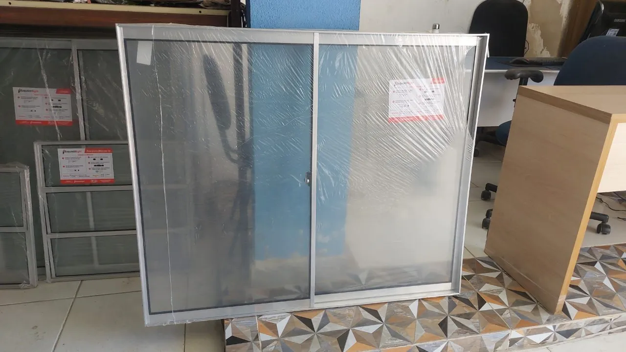 Janela 1.00x1.20 alumínio 2 vidros R$ 220,00