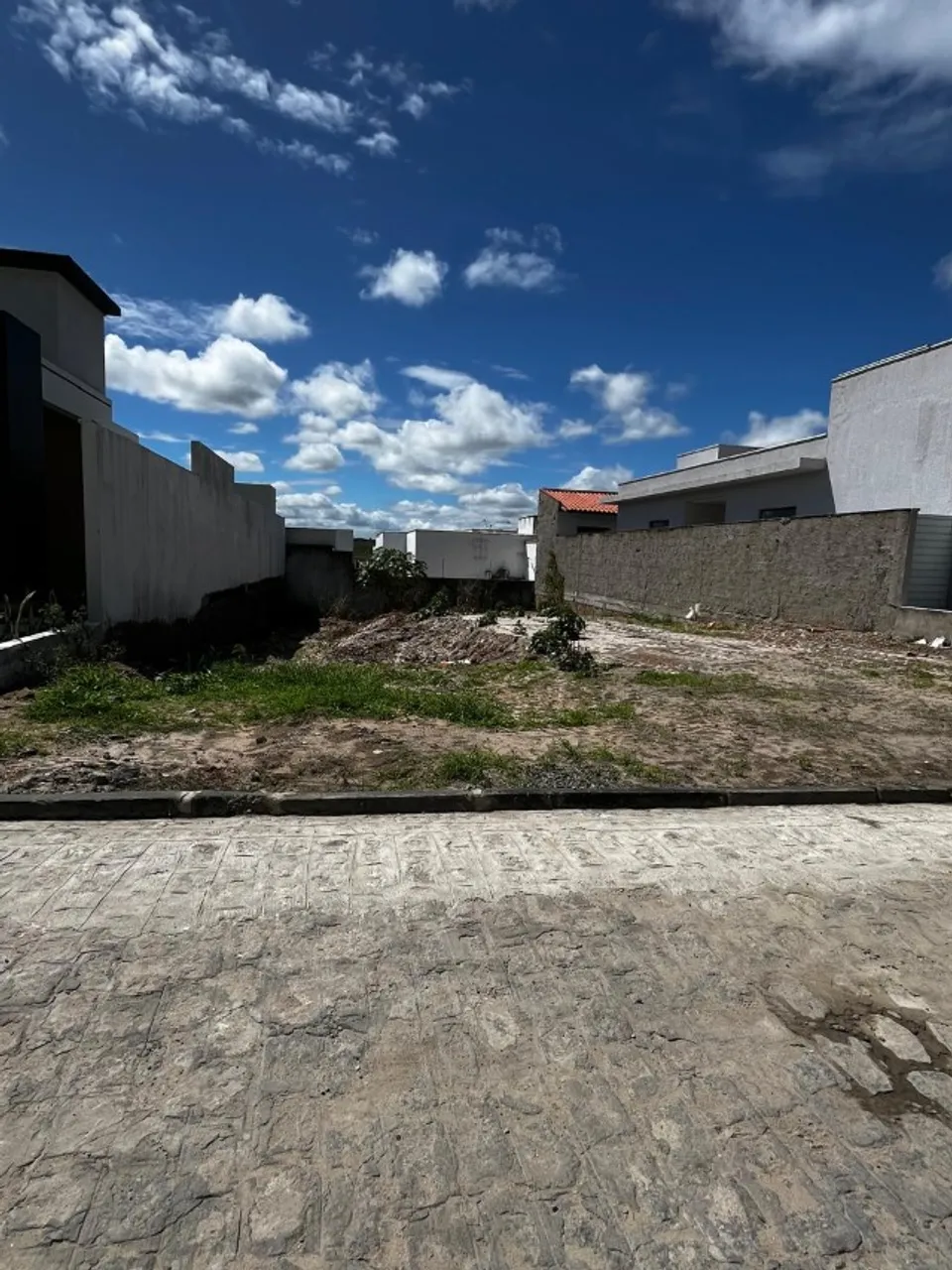 Vende se Terreno