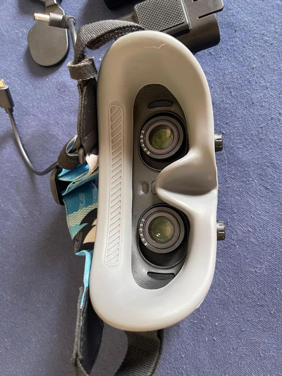 DJI GOGGLE 2 SUPER NOVO COM CORREIA, SUPORTE DE BATERIA E CABI CURTO - Foto 3