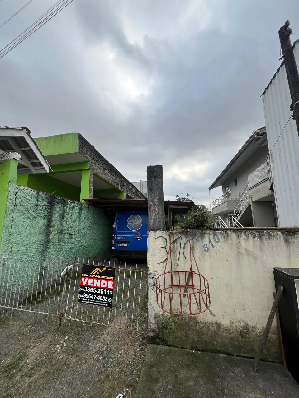 Terreno com projeto pré aprovado para 6 kitnets e casa !!