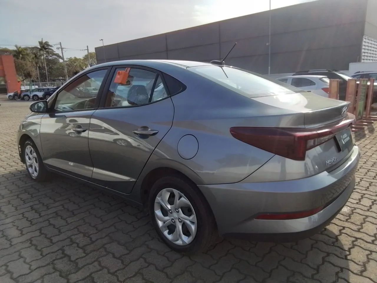 Hyundai HB20S Comfort Plus 1.0 Flex 12V Mec., foto 4 de 9