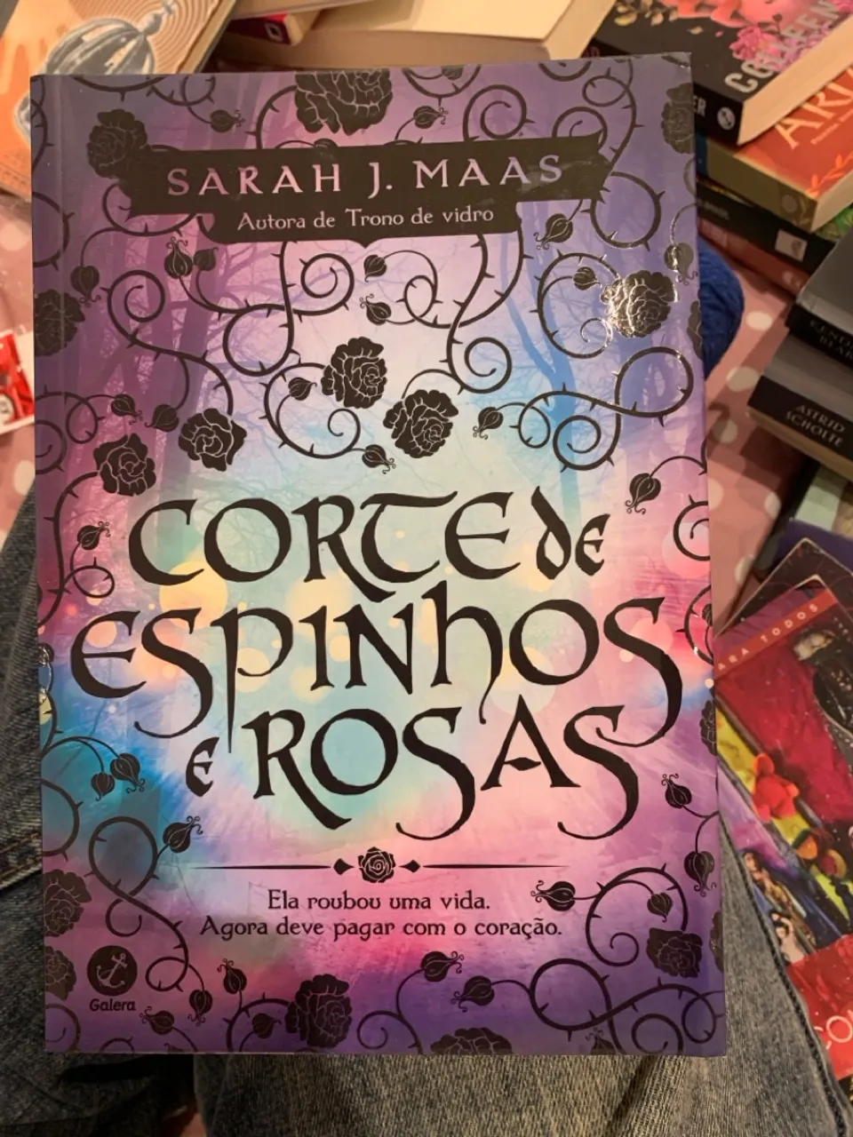 Corte de Espinhos e Rosas - Sarah J. Maas