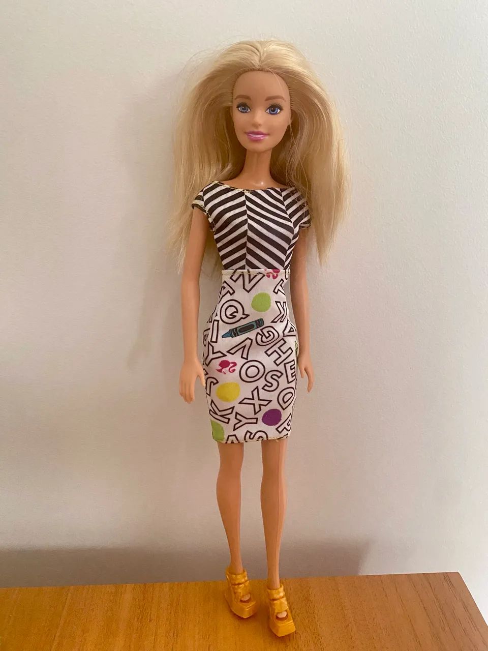  Barbie- Kit boneca + Roupinhas  - Foto 5