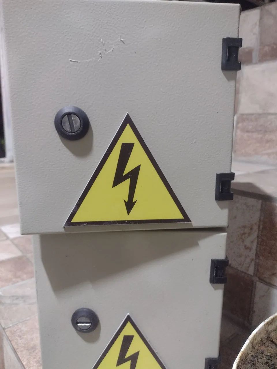 Quadro metálico ideal para telecom e bomba piscina 