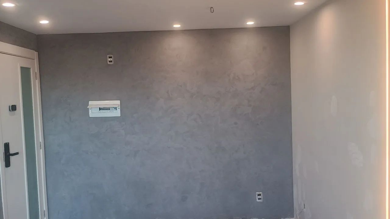 Pintor disponível! Peça já seu orçamento 