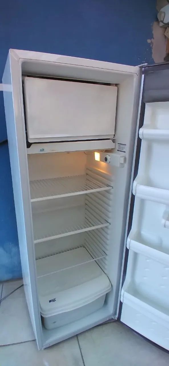 Geladeira Consul 340litros entrego com taxa ou retirar em Araucária  - Foto 2