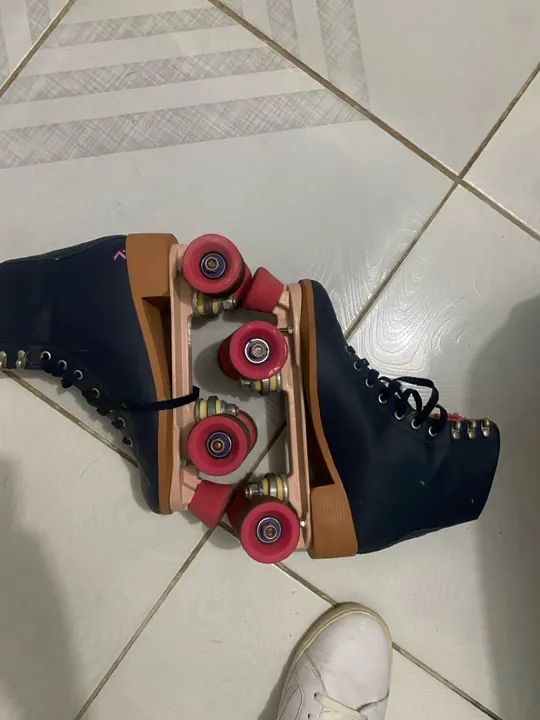 Patins OXER número 38 semi novo R$200,00 mais negócio - Foto 5