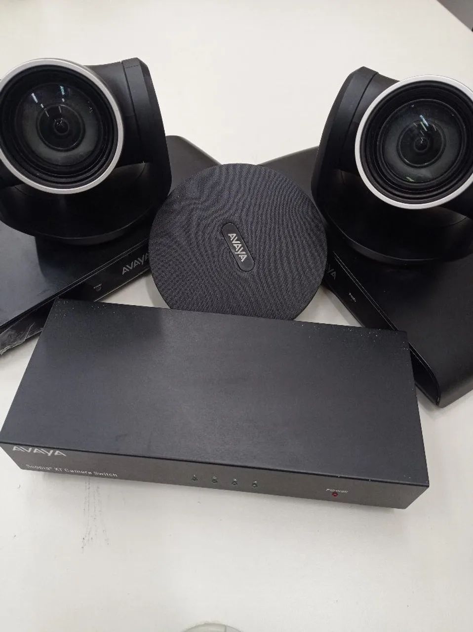 2 Scopia XT Deluxe Câmera Vc-b30drv+1 Scopia XT Câmera Switch+ 1 Microfone Avaya  - Foto 2