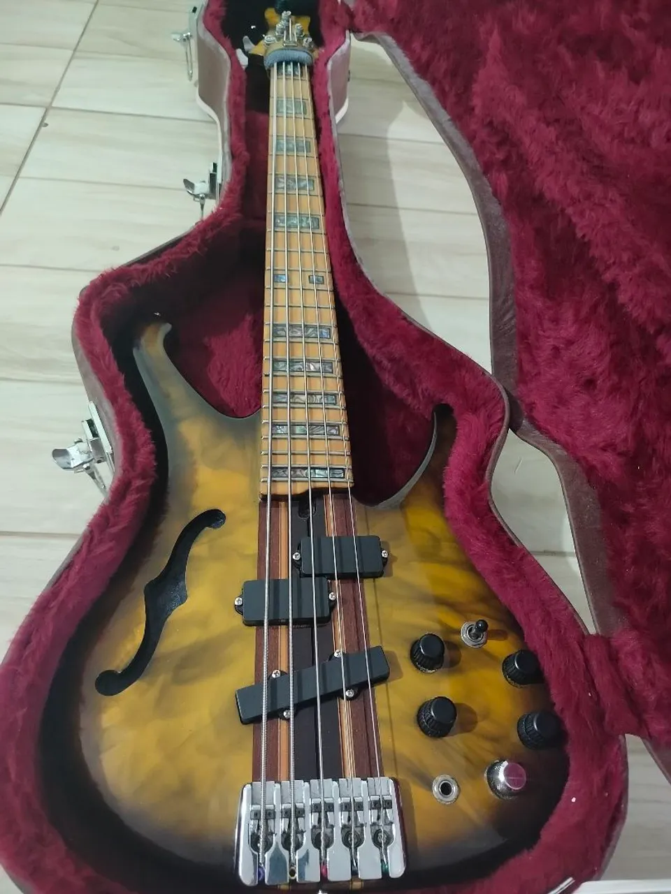 Baixo 5 Cordas - perfect