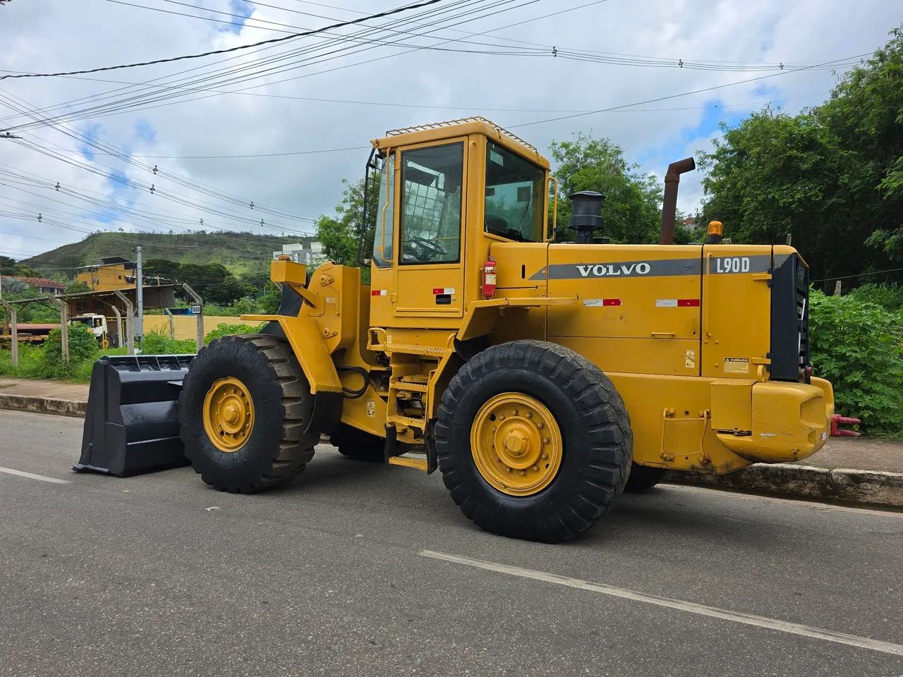  Pá Carregadeira Volvo L90 - Foto 2