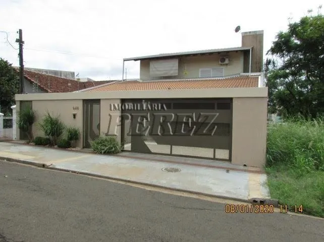 Sobrado a venda na rua Nevada, Jardim Quebec - Zona Oeste de Londrina