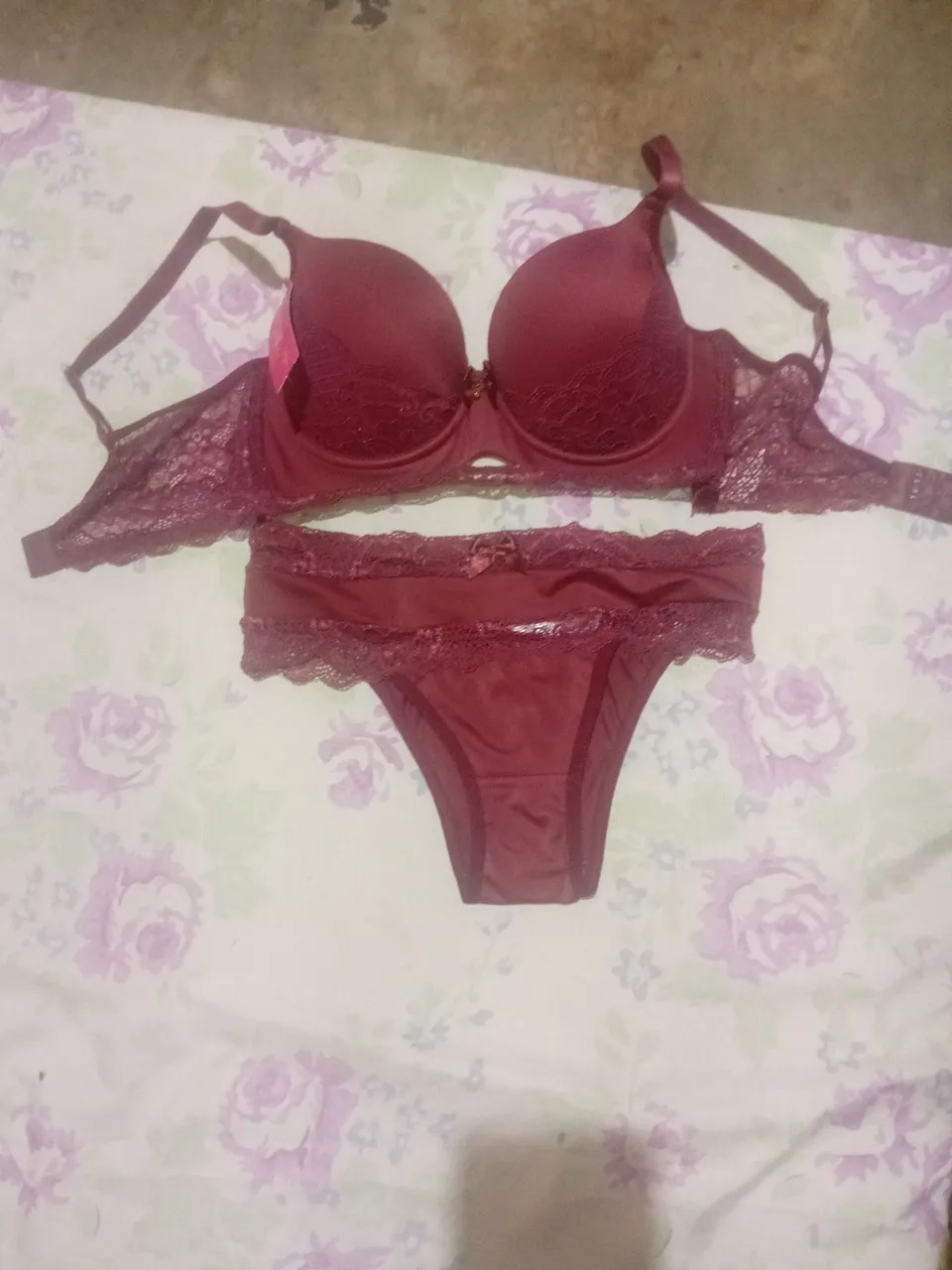 Conjunto de lingerie vinho