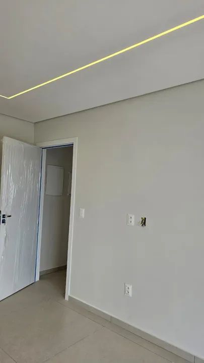 Casa com quatro suítes na Cidade Alpha - Eusébio 261m²