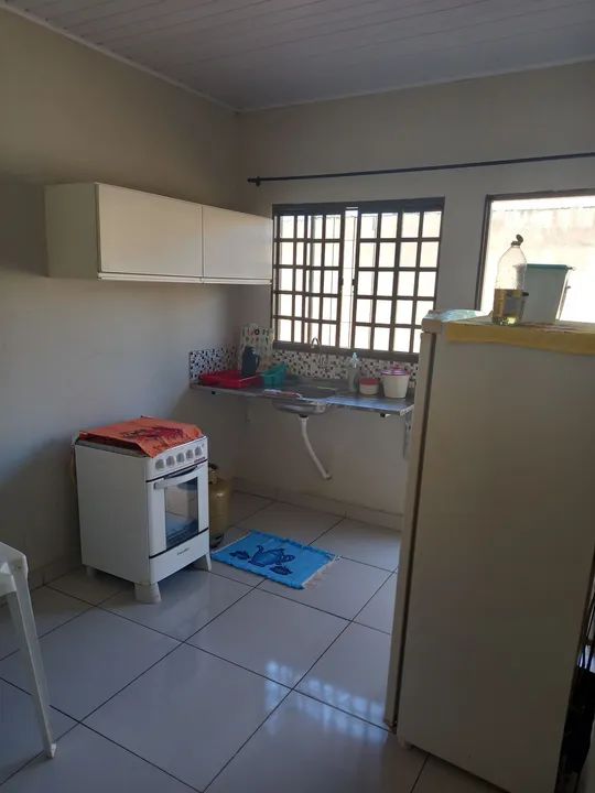 Kitnet mobiliada 1200.00 mensal  1pessoa