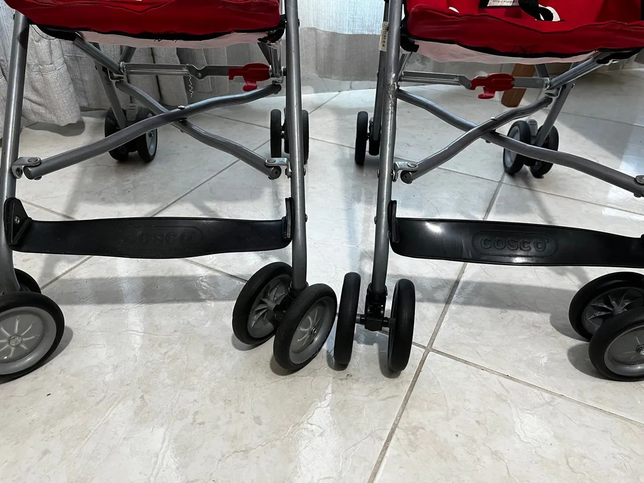 2 Carrinhos guarda chuva de Bebê Mickey cisco - Foto 3