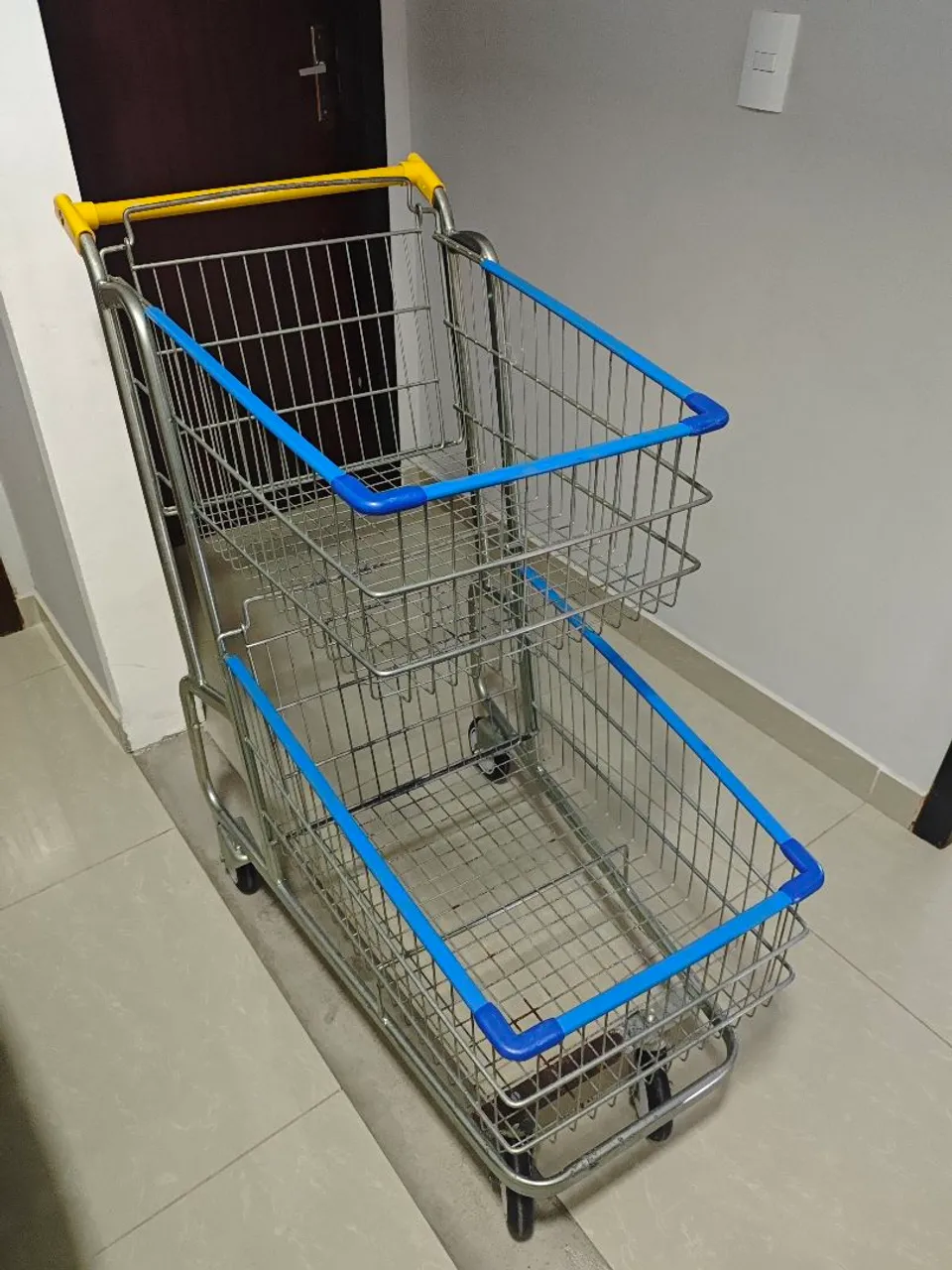 4 Carrinho de compras duplo