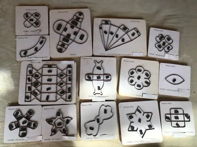 Mesa de corte e vinco, facas de corte e prensa - Foto 3