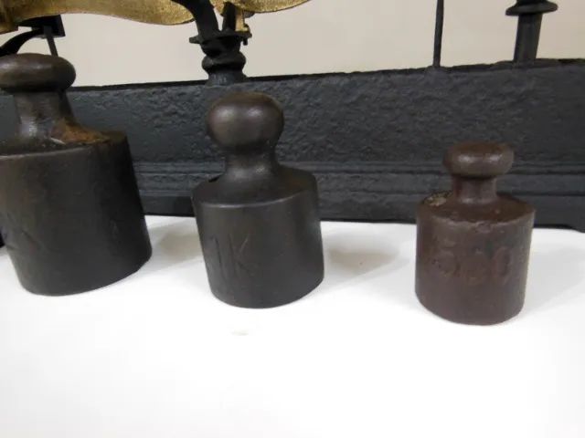 Balança Antiga de Armazém c/ Pratos de Latão e Pesos - Foto 4