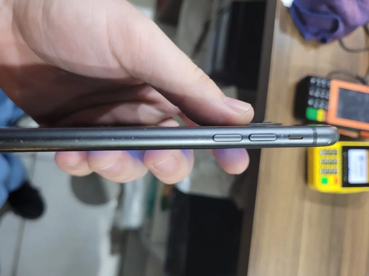 iPhone 11 tela trocada tudo funcionando perfeito!! - Foto 3