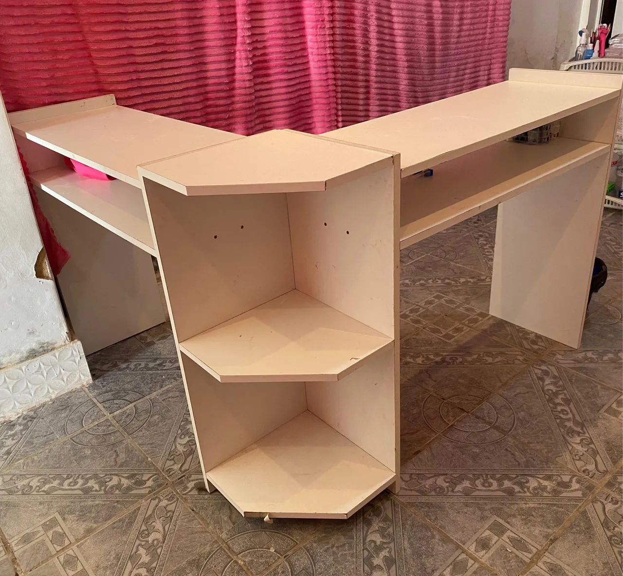 Mesa de manicure em formato L 64276674799747121